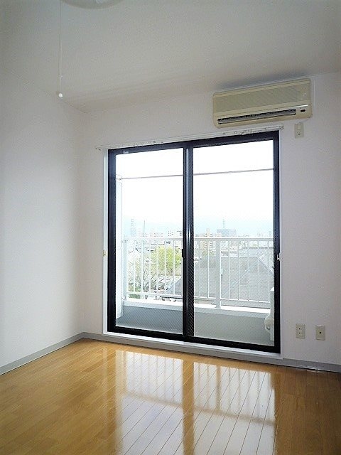 写真は302号室です（参考） プモリハイツ南館