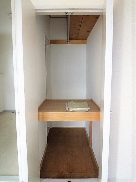 写真は302号室です（参考） プモリハイツ南館