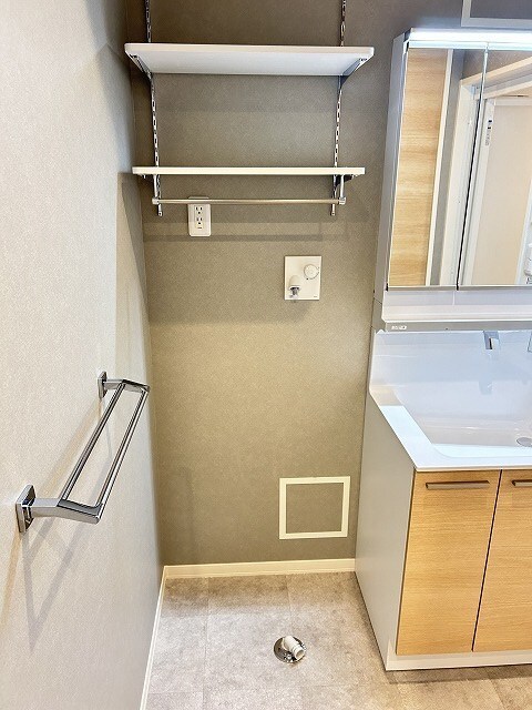 写真は303号室です（参考） シャーメゾン柊