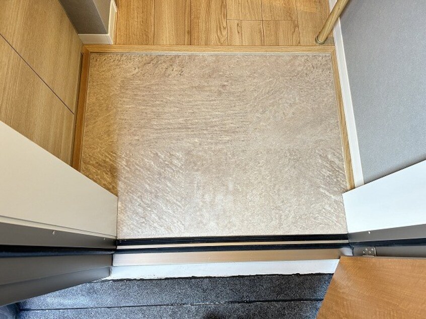 写真は303号室です（参考） シャーメゾン柊