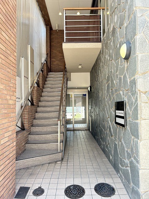  ロンドン東口ビル