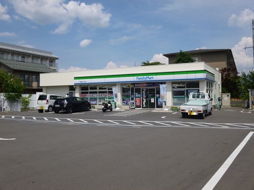 ファミリーマート 長野若里一丁目店(コンビニ)まで577m グランゼフィール