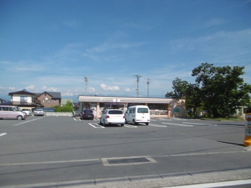 ｾﾌﾞﾝｲﾚﾌﾞﾝ 長野吉田2丁目店(コンビニ)まで268m 山崎様貸家
