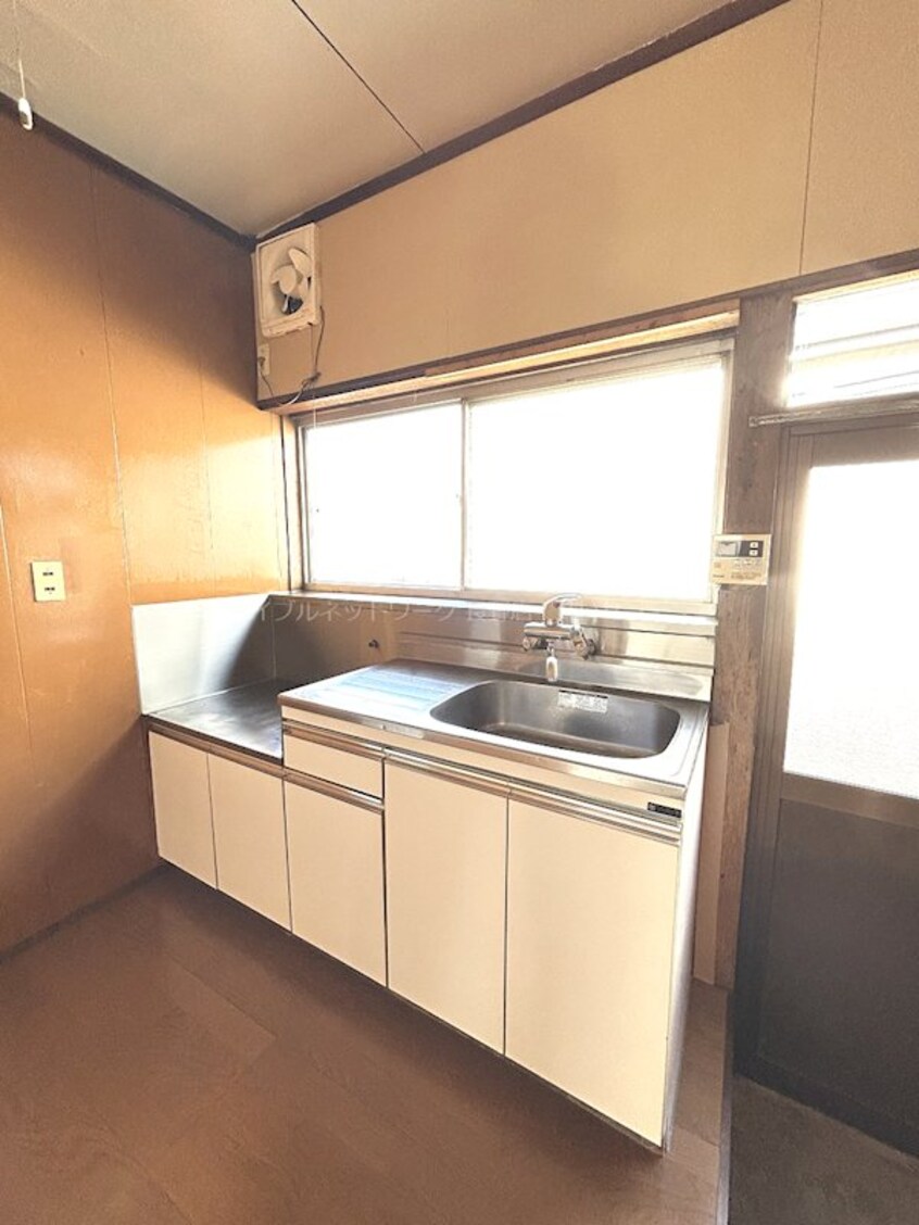  佐治木様貸家B棟