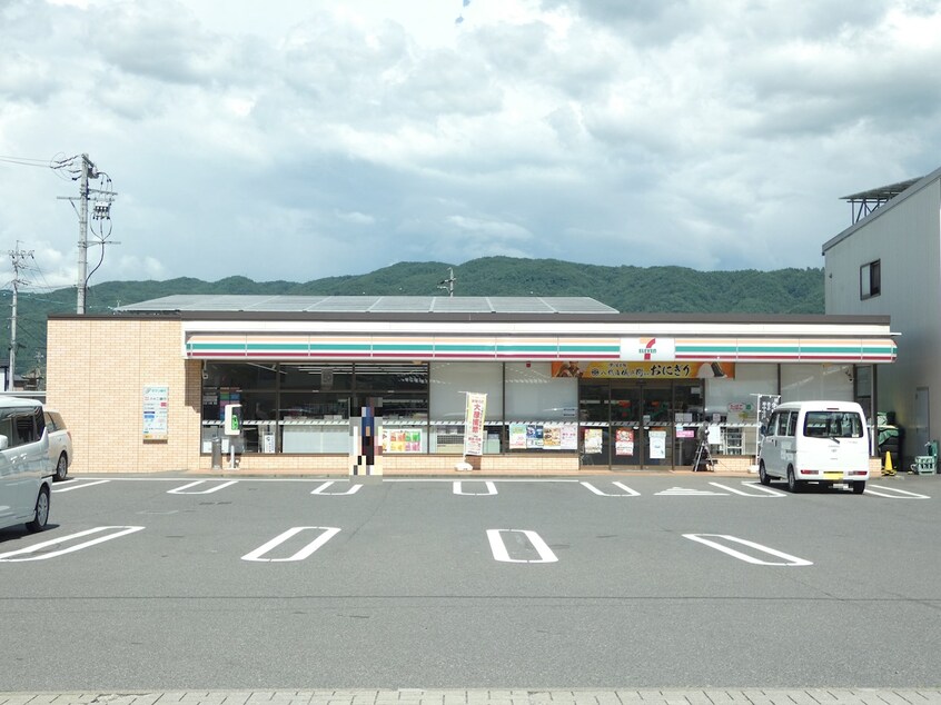 ｾﾌﾞﾝｲﾚﾌﾞﾝ 諏訪上社前店(コンビニ)まで598m サープラス久保田