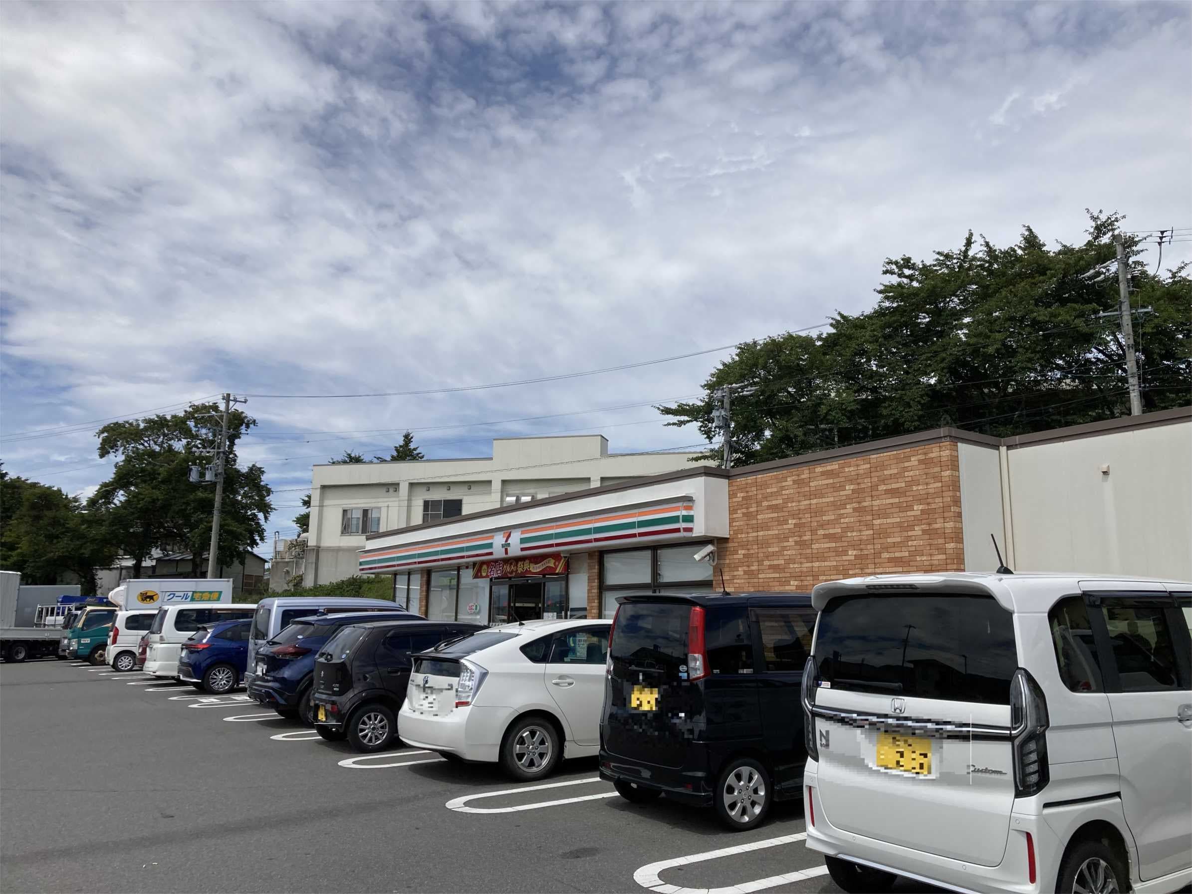 ｾﾌﾞﾝｲﾚﾌﾞﾝ 茅野玉川店(コンビニ)まで527m メゾン・ド・ルーナ