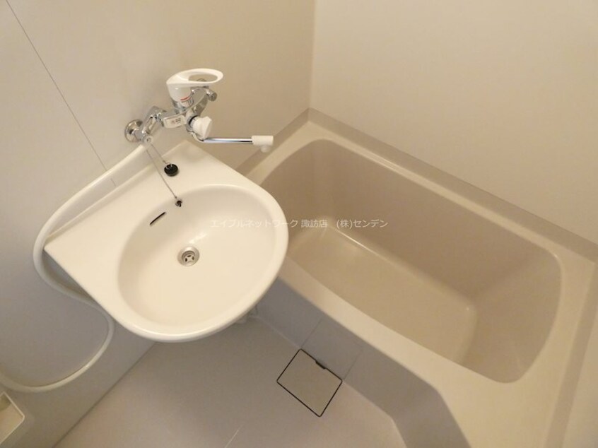  レジデンス923岡谷