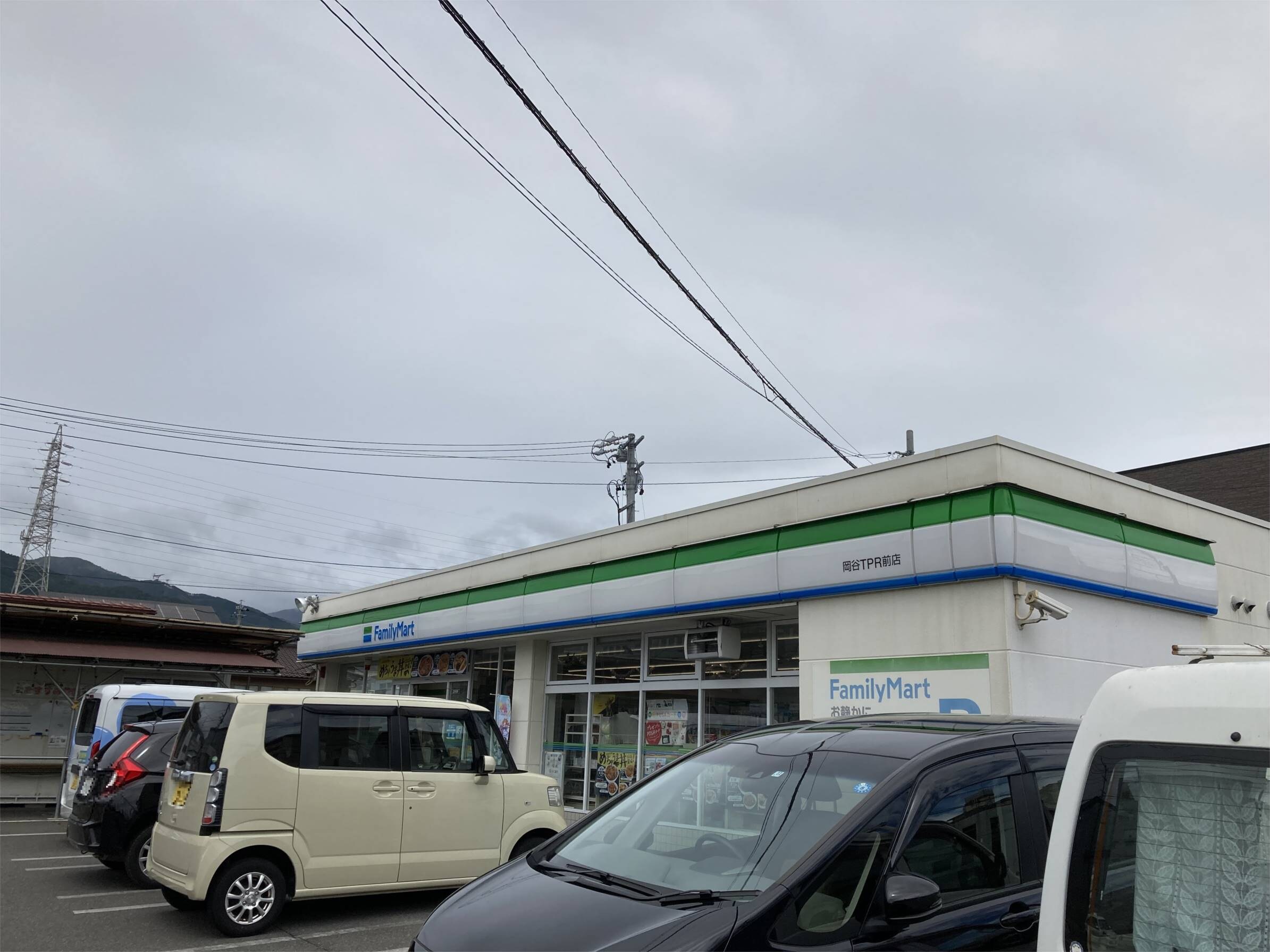 ﾌｧﾐﾘｰﾏｰﾄ 岡谷TPR前店(コンビニ)まで301m L.SANSEN