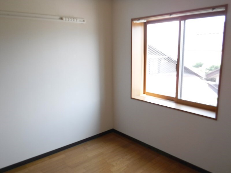  ホワイトピアニーイースト