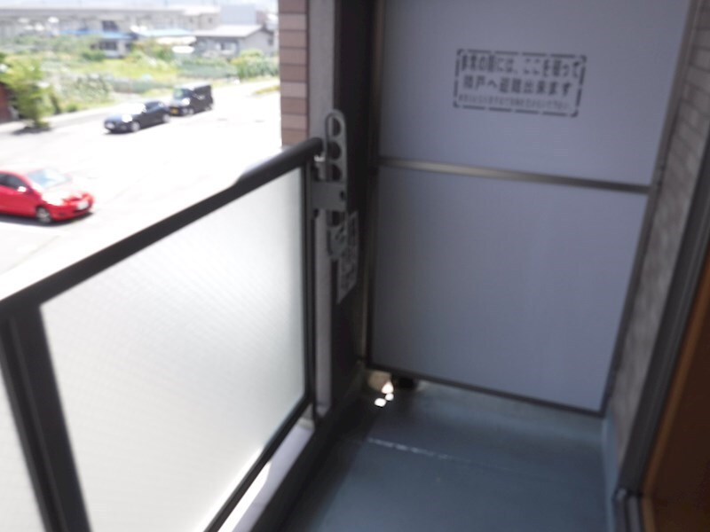  ホワイトピアニーイースト