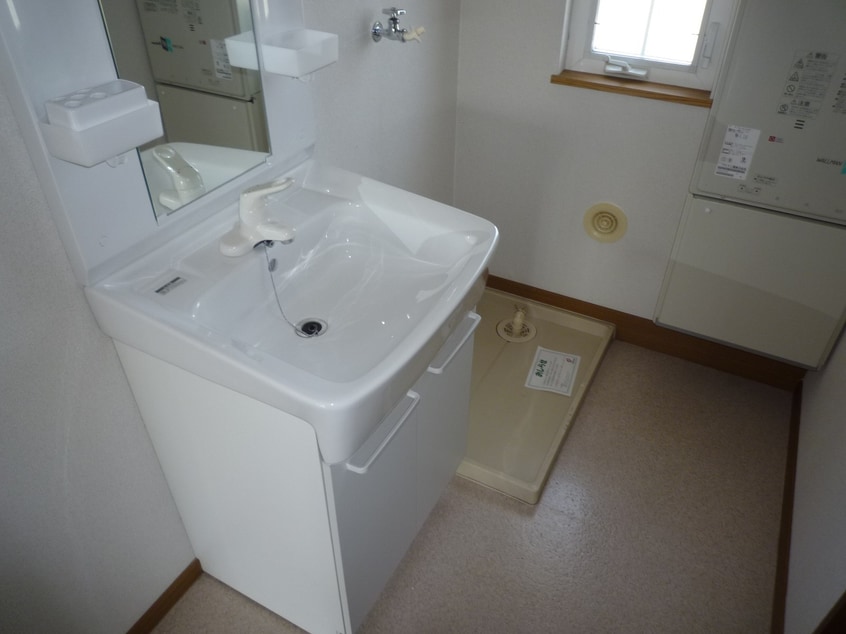  フラワーサンヒルズB