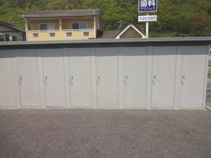  アドバンス・エム