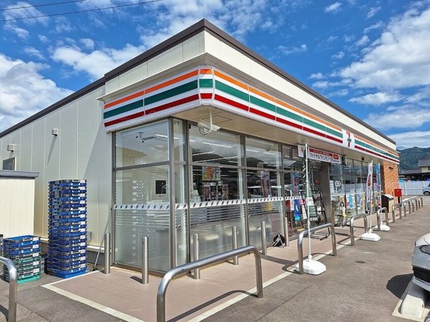 ｾﾌﾞﾝｲﾚﾌﾞﾝ 上田小島店(コンビニ)まで687m レイクヒルズこじまＡ