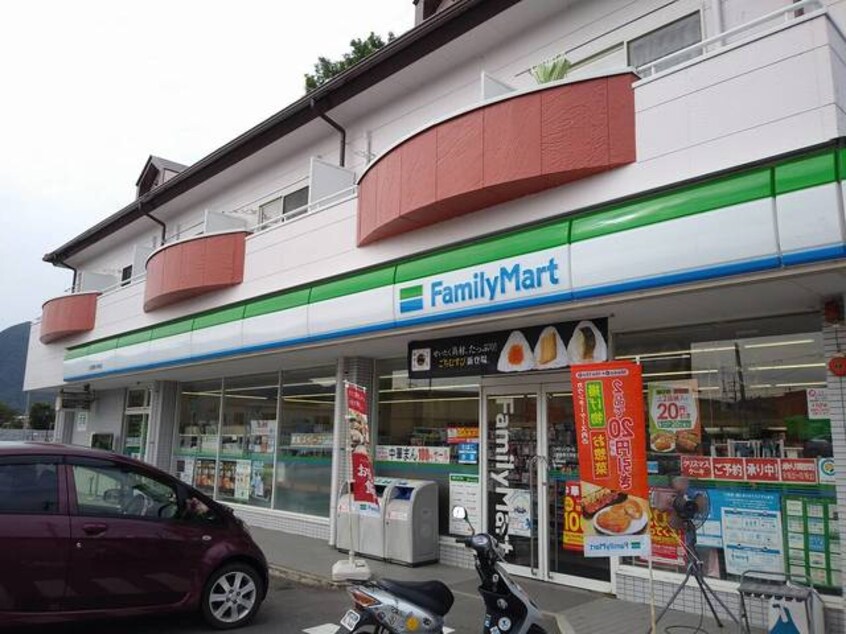 ﾌｧﾐﾘｰﾏｰﾄ 上田長野大学前店(コンビニ)まで2m 上田電鉄別所線/大学前駅 徒歩8分 2階 築22年