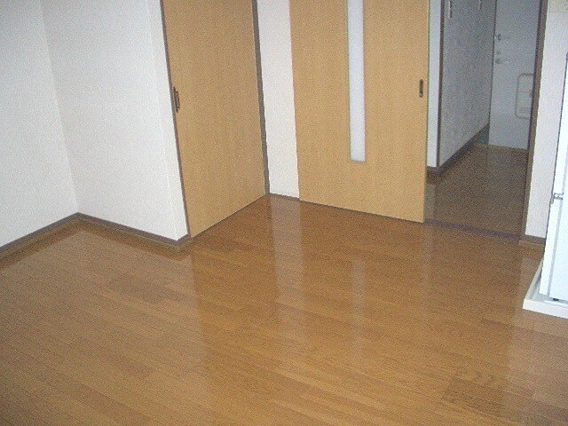 写真は201号室です。 パークハイツ上田ＢI棟