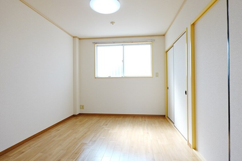  サープラス　トゥー　リュミエール