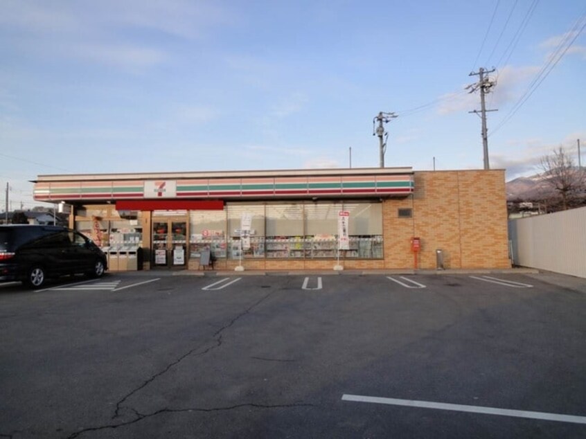 ｾﾌﾞﾝｲﾚﾌﾞﾝ 東部加沢店(コンビニ)まで818m イーストハイツ伊豆宮Ｂ棟