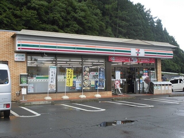 ｾﾌﾞﾝｲﾚﾌﾞﾝ 真田店(コンビニ)まで779m ヒラソル