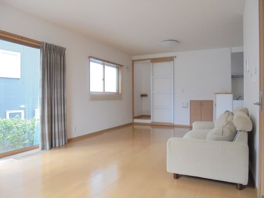  中央北2丁目戸建て