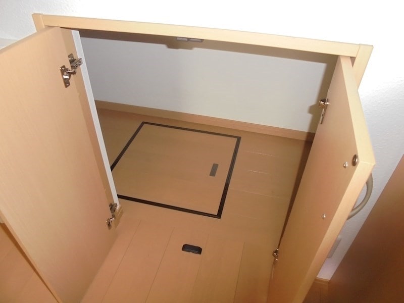 階段下収納 中央北2丁目戸建て