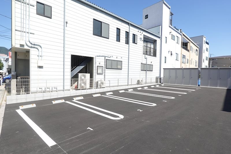  トリシア横町WEST
