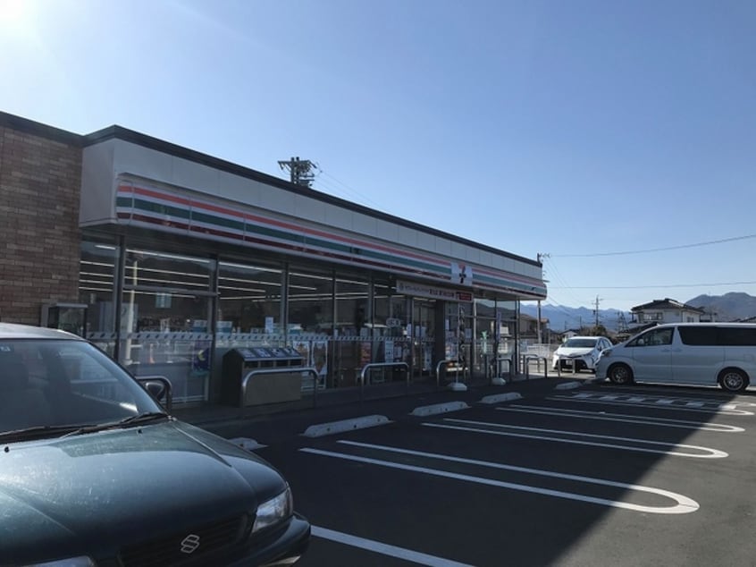 ｾﾌﾞﾝｲﾚﾌﾞﾝ 上田小牧店(コンビニ)まで754m 依田アパートF