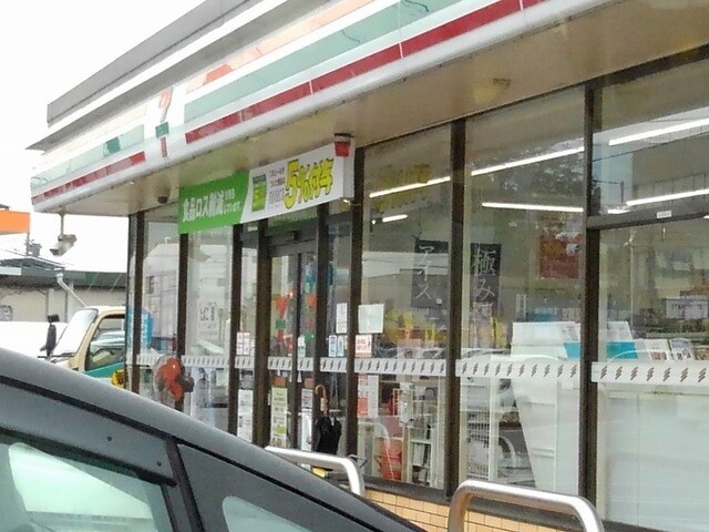 ｾﾌﾞﾝｲﾚﾌﾞﾝ 丸子長瀬店(コンビニ)まで1079m サンコーポ茂沢（アパート）
