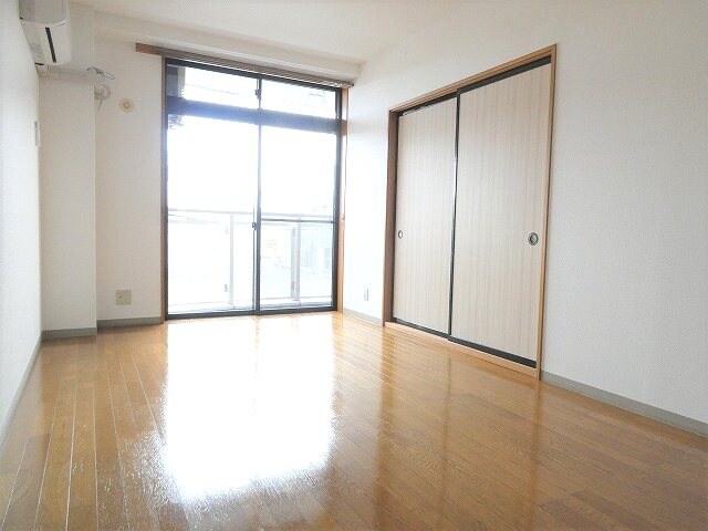 ※別部屋参考写真です。 小根山ビル