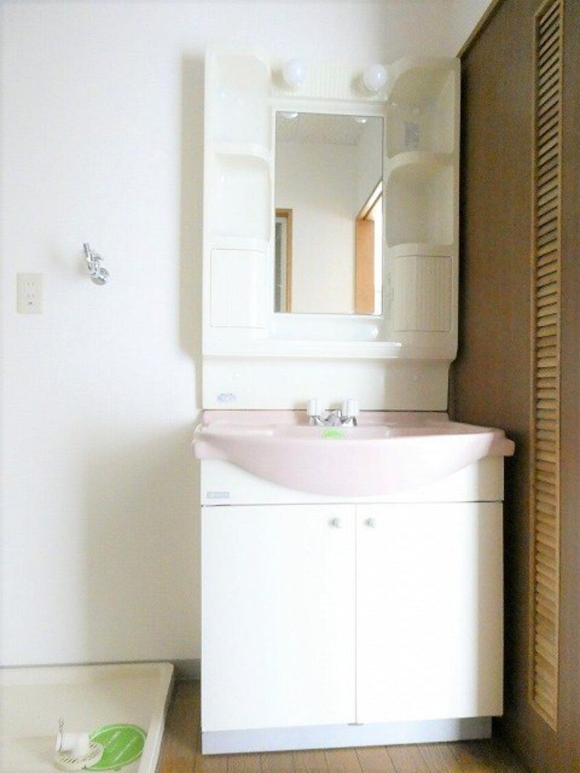 ※別部屋参考写真です。 小根山ビル