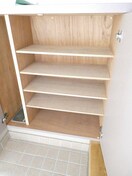 ※別部屋参考写真です。 小根山ビル