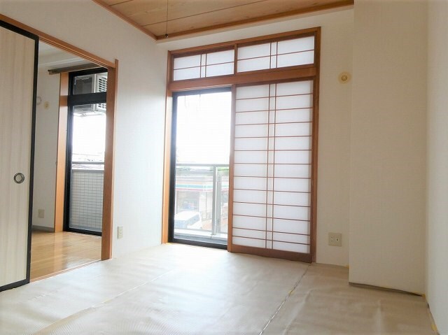 ※別部屋参考写真です。 小根山ビル