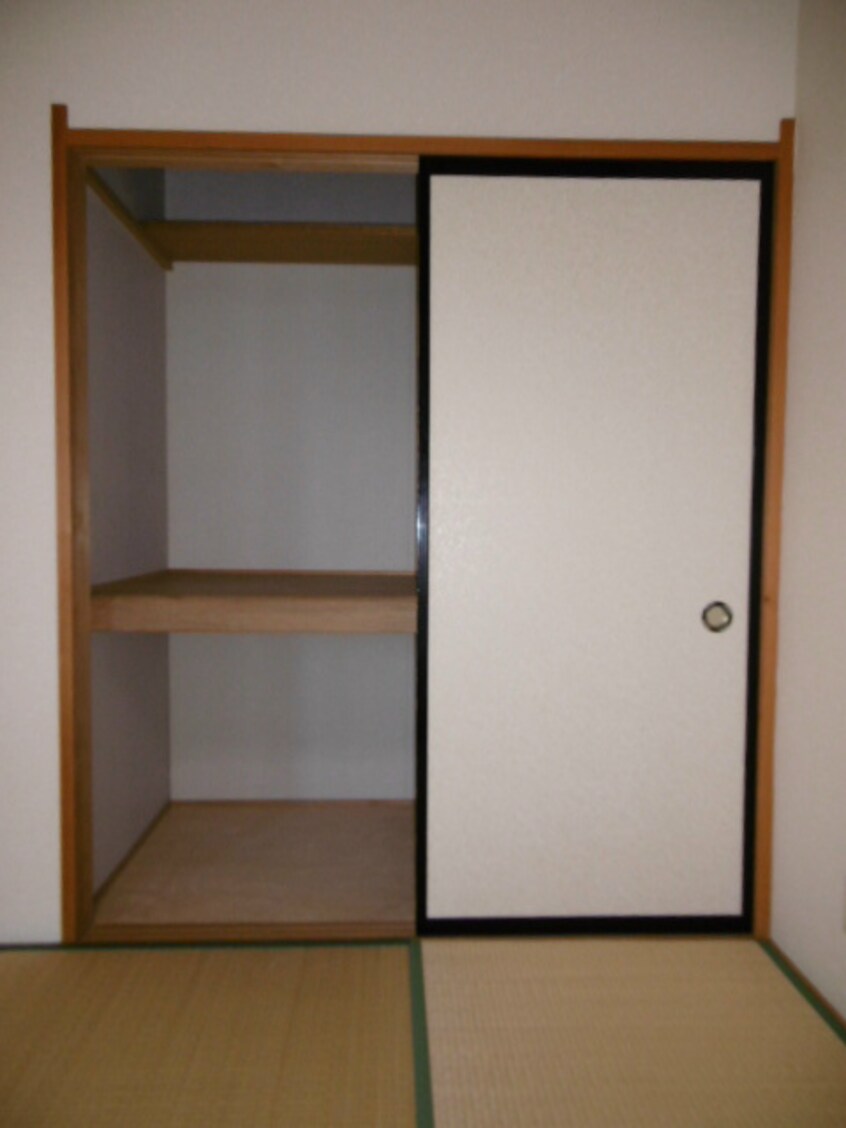 ※写真は別部屋のものです。（参考） 小根山ビル