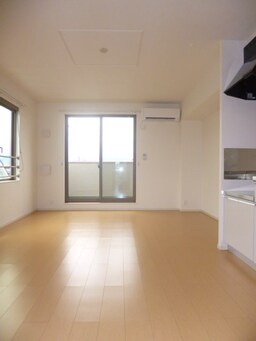 写真は別号室です