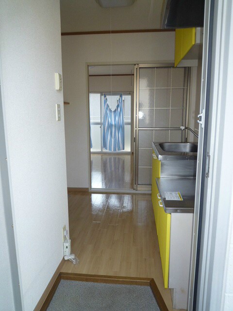 ※写真は201号室のお部屋です。 ロワール箱清水