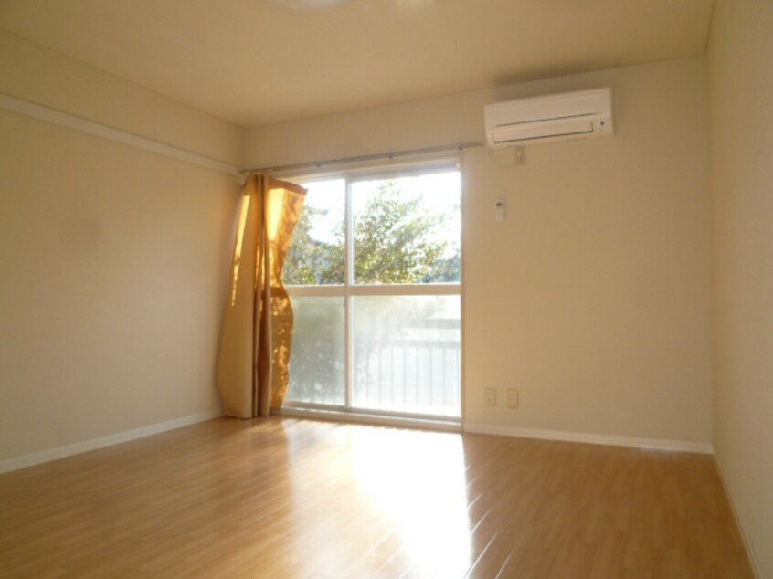 101号室のお部屋です リブ・フレグランス