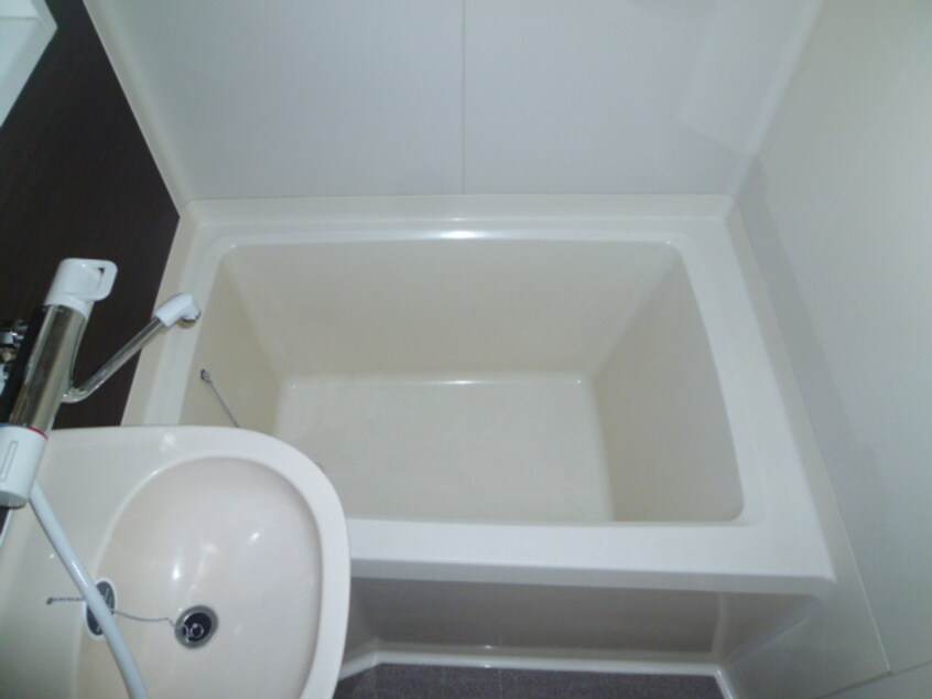 101号室のお部屋です リブ・フレグランス