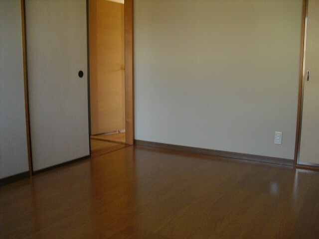  メゾンパーク東和田B