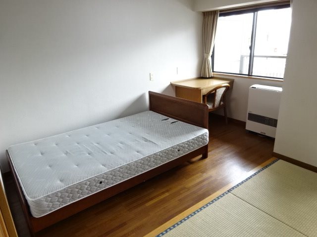 写真は203号室です。（参考） グランディオーゼナガノ