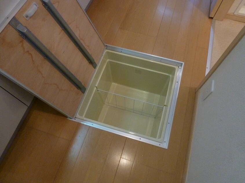 102の写真です シャロル若里