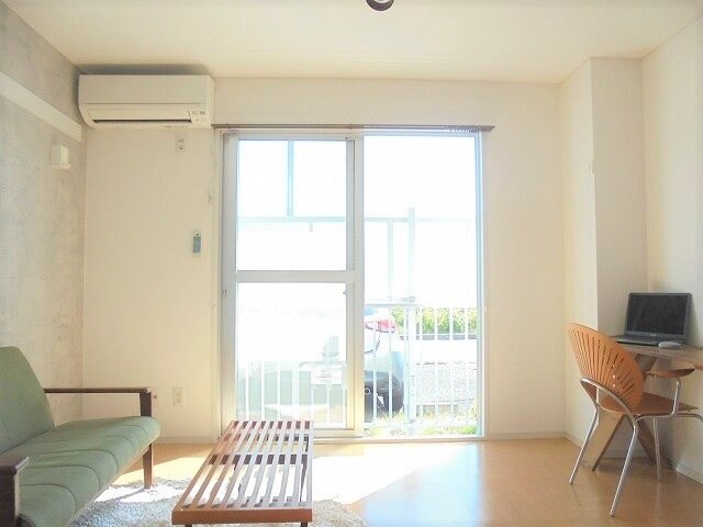 備品は設備ではありません。 カスターニャ