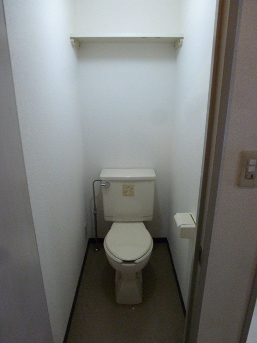 写真は105号室です。 プランタン若里I