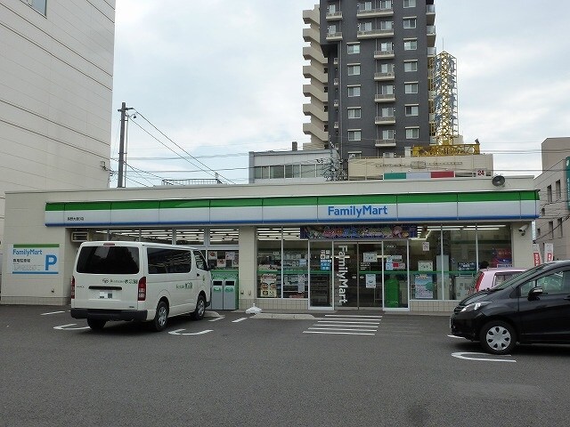 ﾌｧﾐﾘｰﾏｰﾄ 長野大通り店(コンビニ)まで524m 長野電鉄長野線/権堂駅 徒歩6分 3階 築35年