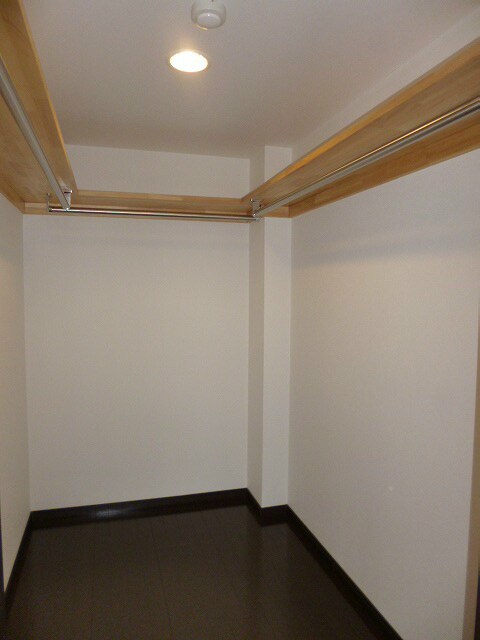 ウォークインクローゼット　　　※写真は5-C号室です。ご参考 ルミエールＭＫ