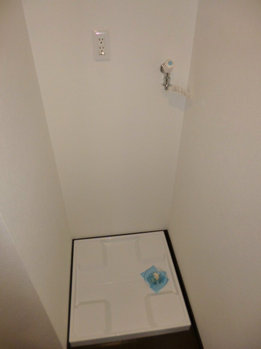 洗濯機置き場　　　※写真は5-C号室です。ご参考下さい。 ルミエールＭＫ