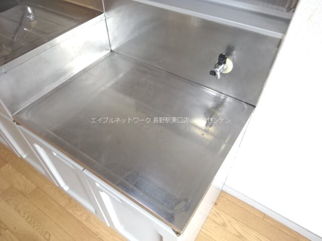 写真は102号室です（参考） カレッジハイツ三輪