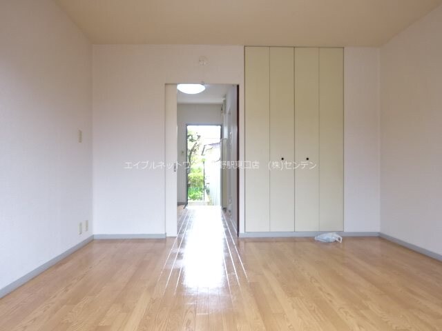写真は102号室です（参考） カレッジハイツ三輪