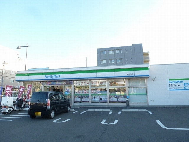 ﾌｧﾐﾘｰﾏｰﾄ 長野栗田店(コンビニ)まで617m 信越本線/長野駅 徒歩12分 1階 築29年