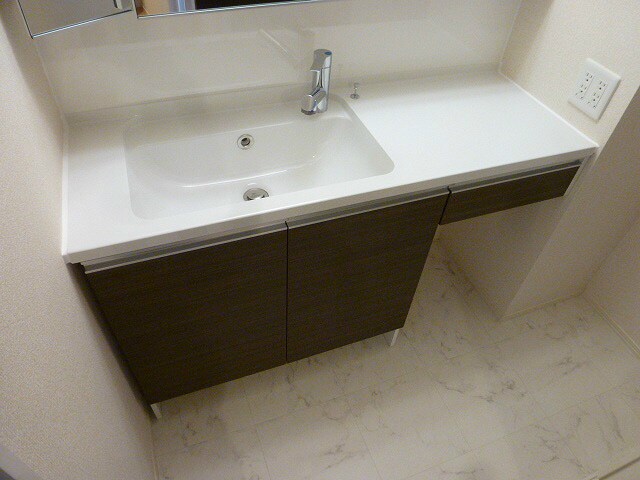 写真は203号室です。（参考） グレイスフル吉田