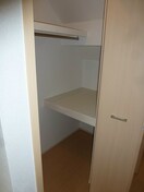 105号室のお部屋です タッセル