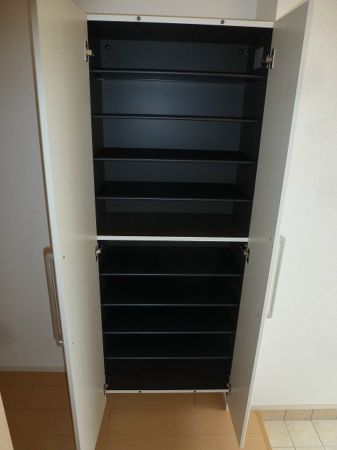 105号室のお部屋です タッセル